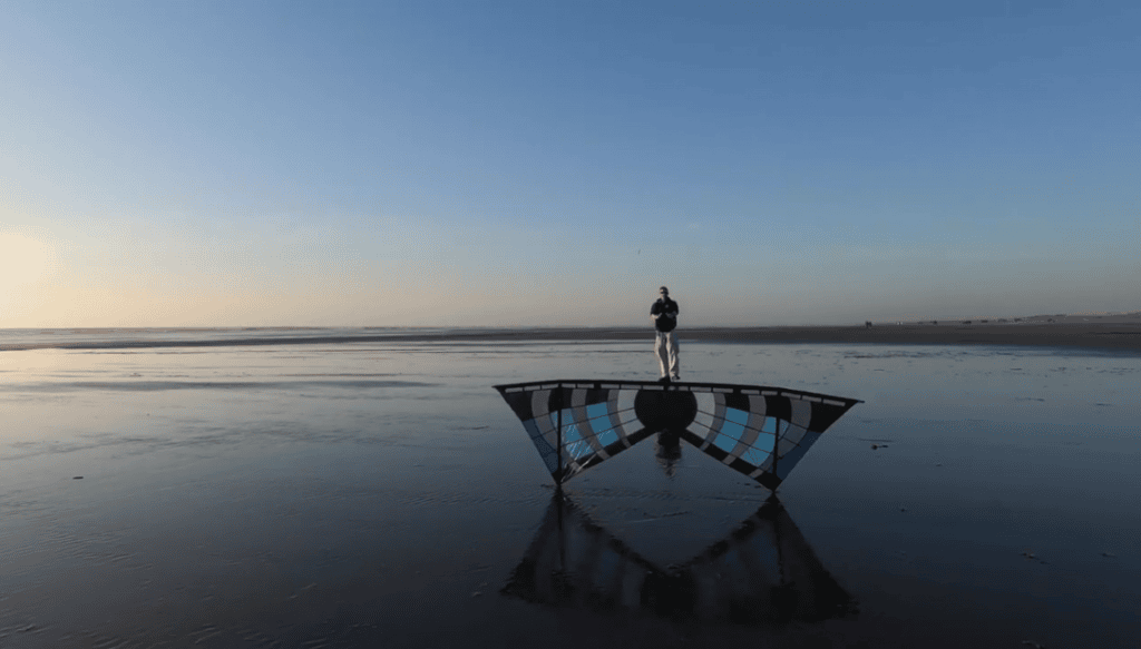 The kite in the mirror