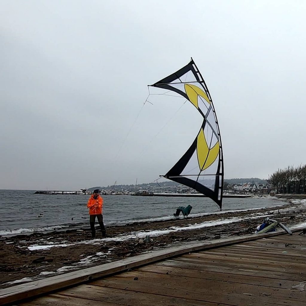 Snow is melting and I can fly in the beach
