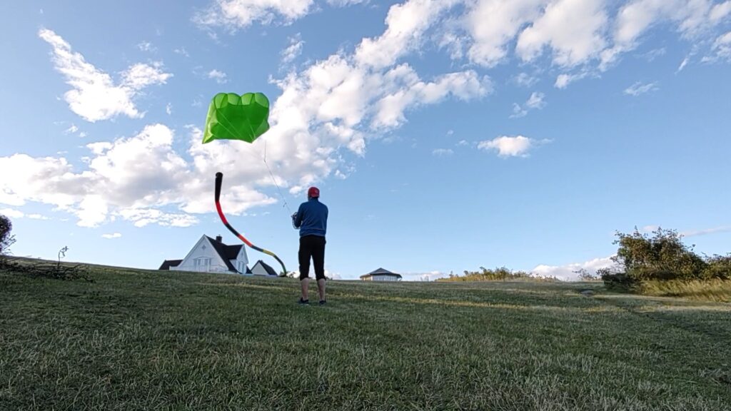 Launching the Peter Lynn Pilot lifter kite