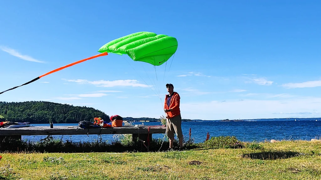 Sven is launching a Pilot Lifter Kite
